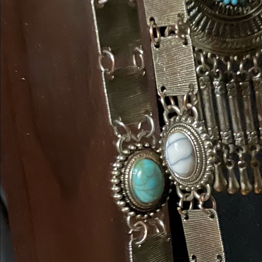 Jewelry - Picture 3 of 6
